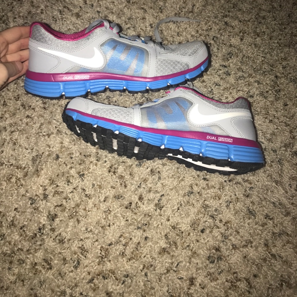 NEW Nike shoes